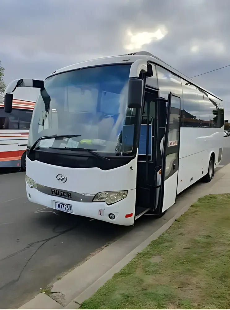 34 Seater Luxury Coach - photo 1
