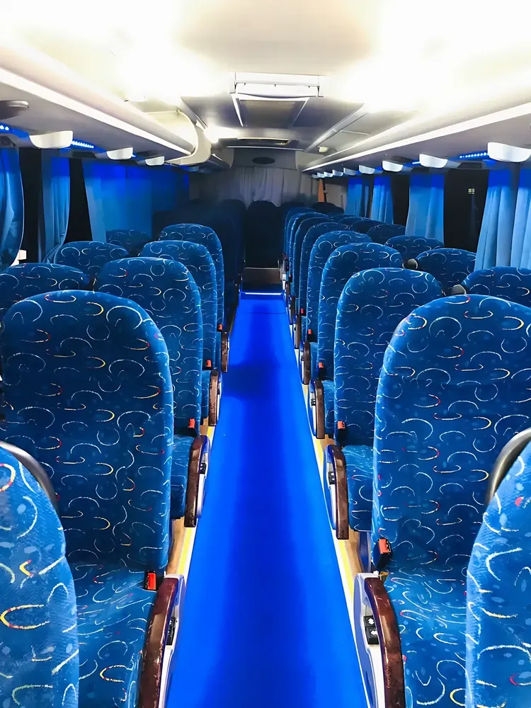 34 Seater Luxury Coach - photo 2